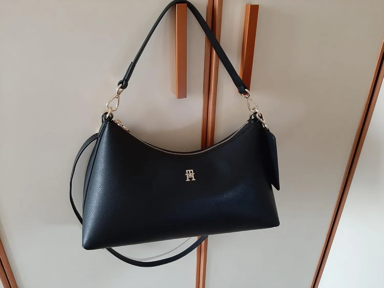 Tommy Hilfiger Icon Borsa a Spalla Donna Nera Monete