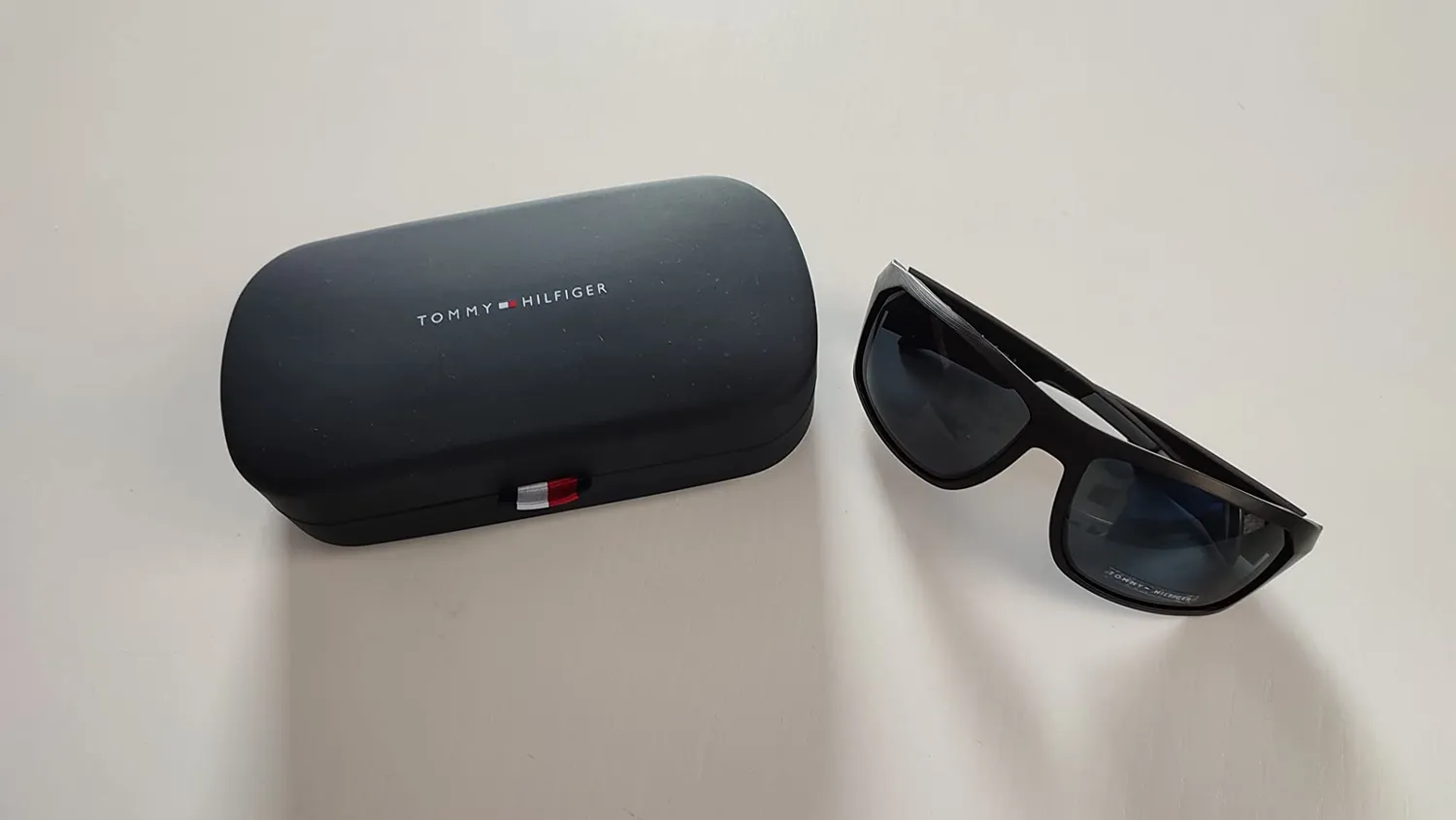 Tommy Hilfiger TH 1722/S occhiali da sole uomo nero-blu 61